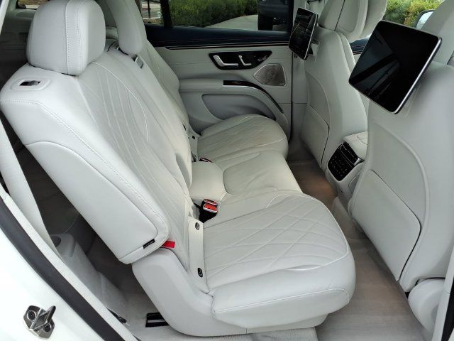 Used 2023 Mercedes-Benz EQS 580 4MATIC SUV image 21