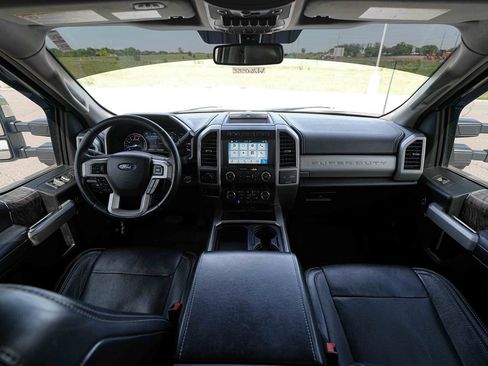 Used 2019 Ford F250 Lariat w/ Lariat Ultimate Package AWD/4WD image 24