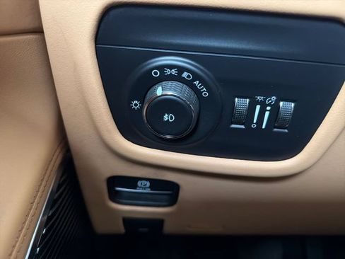 Used 2022 Jeep Grand Cherokee Summit AWD/4WD image 21
