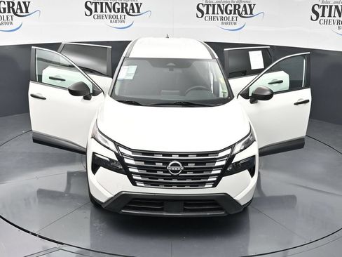 Used 2024 Nissan Rogue S FWD image 37