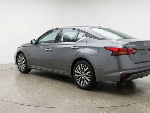 Used 2025 Nissan Altima 2.5 SV FWD image 6