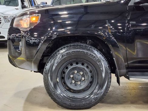 Used 2019 Toyota 4Runner SR5 Premium AWD/4WD image 6