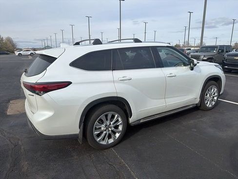 Used 2023 Toyota Highlander Limited image 17