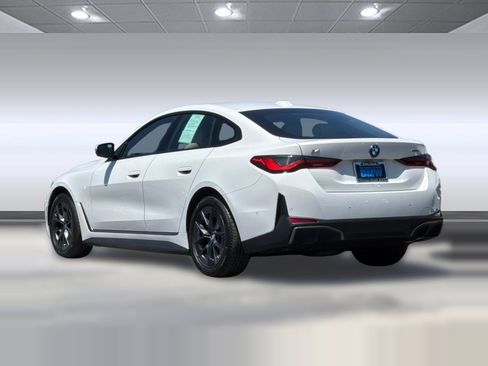 Used 2023 BMW i4 eDrive35 RWD image 3