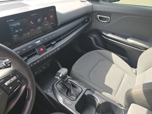 Used 2025 Kia K4 FWD image 27