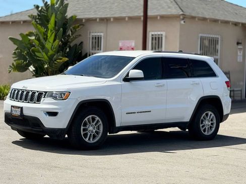 Used 2019 Jeep Grand Cherokee Laredo image 7