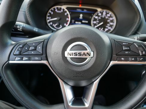 Certified 2023 Nissan Sentra SV FWD image 25