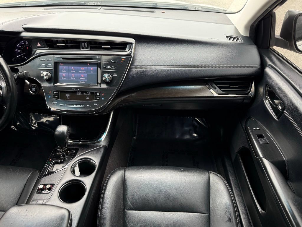Used 2016 Toyota Avalon XLE Plus w/ Preferred Accessory Package FWD image 19