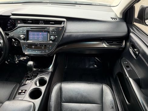 Used 2016 Toyota Avalon XLE Plus w/ Preferred Accessory Package FWD image 19