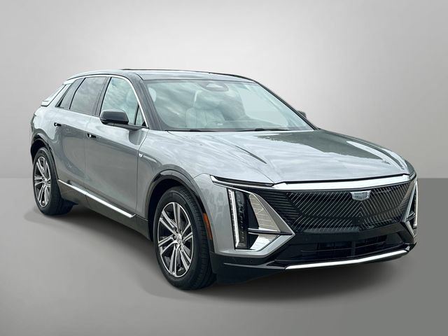 Certified 2025 Cadillac Lyriq Luxury w/ LPO, Floor Liner Package AWD/4WD image 25