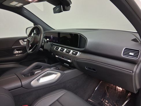 Used 2024 Mercedes-Benz GLE 350 4MATIC image 36