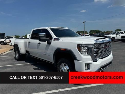 Used 2022 GMC Sierra 3500 Denali w/ Denali Ultimate Package AWD/4WD image 2