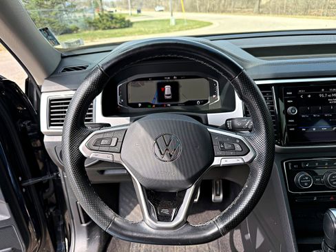 Used 2022 Volkswagen Atlas SEL Premium image 14