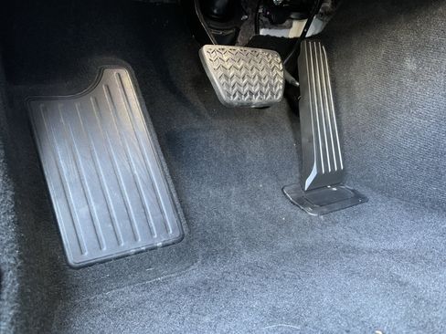 Used 2025 Lexus IS 350 F Sport RWD image 17