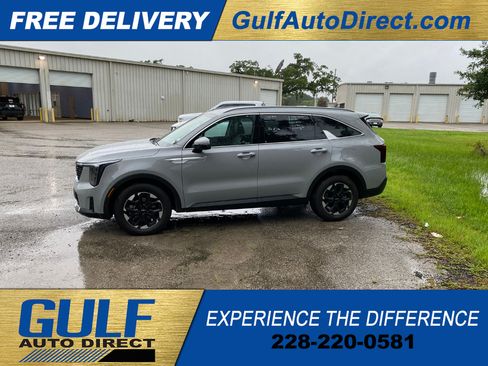 Used 2025 Kia Sorento S FWD image 4