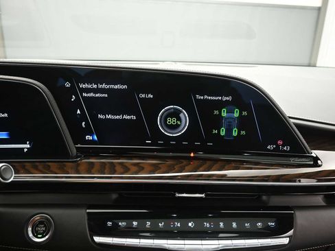 Used 2023 Cadillac Escalade ESV Premium Luxury Platinum image 18