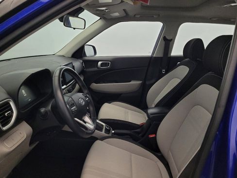 Used 2024 Hyundai Venue SEL FWD image 17