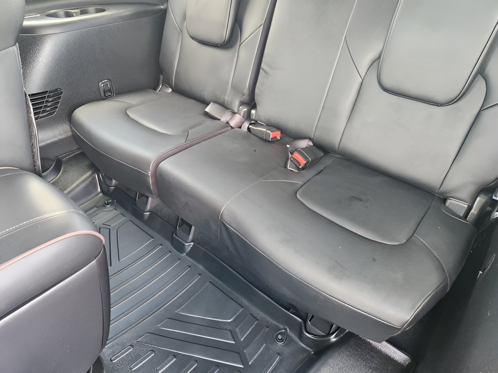 Used 2024 Nissan Armada Platinum w/ Captain's Chairs Package AWD/4WD image 32