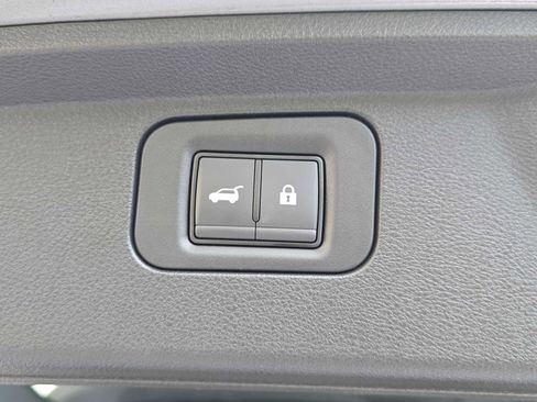 Certified 2025 INFINITI QX80 Sensory image 29