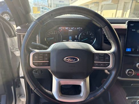 Used 2022 Ford Expedition Max Limited image 16