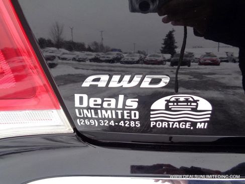 Used 2015 Chrysler 300 C w/ Light Group image 6