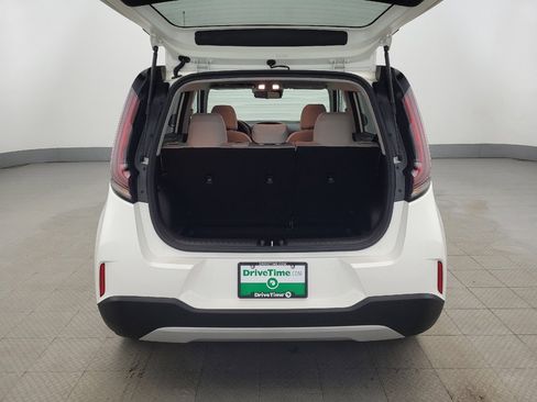 Used 2025 Kia Soul LX image 29