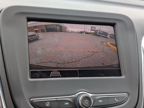 Used 2023 Chevrolet Equinox LT FWD image 29