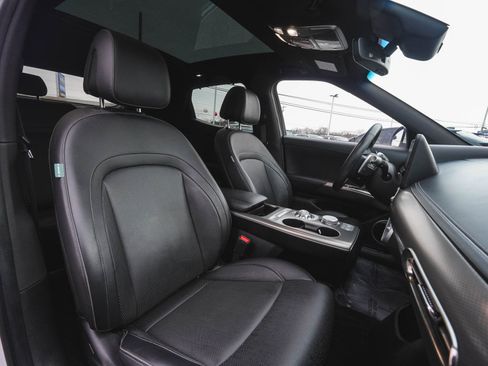 Used 2023 Genesis GV60 Advanced image 43