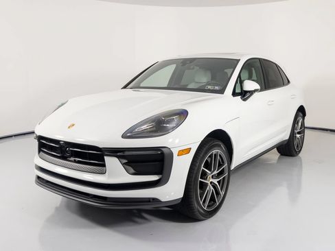 Certified 2026 Porsche Macan AWD/4WD image 7