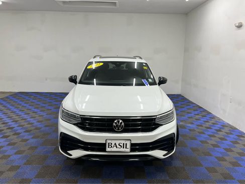 Used 2022 Volkswagen Tiguan SE R-Line image 7