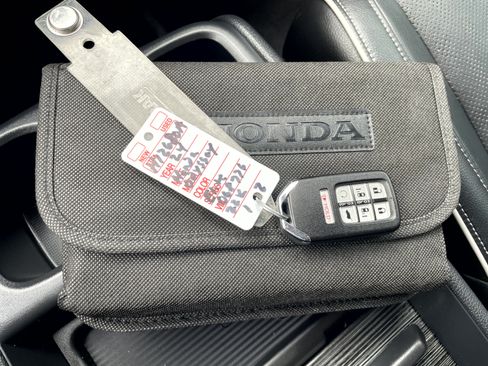Used 2024 Honda Odyssey Elite image 21