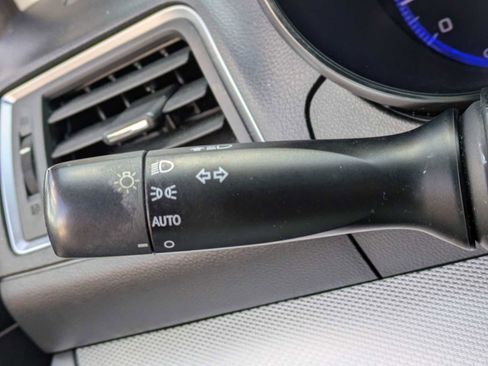 Used 2017 Subaru Legacy 2.5i Premium w/ Moonroof Package image 26