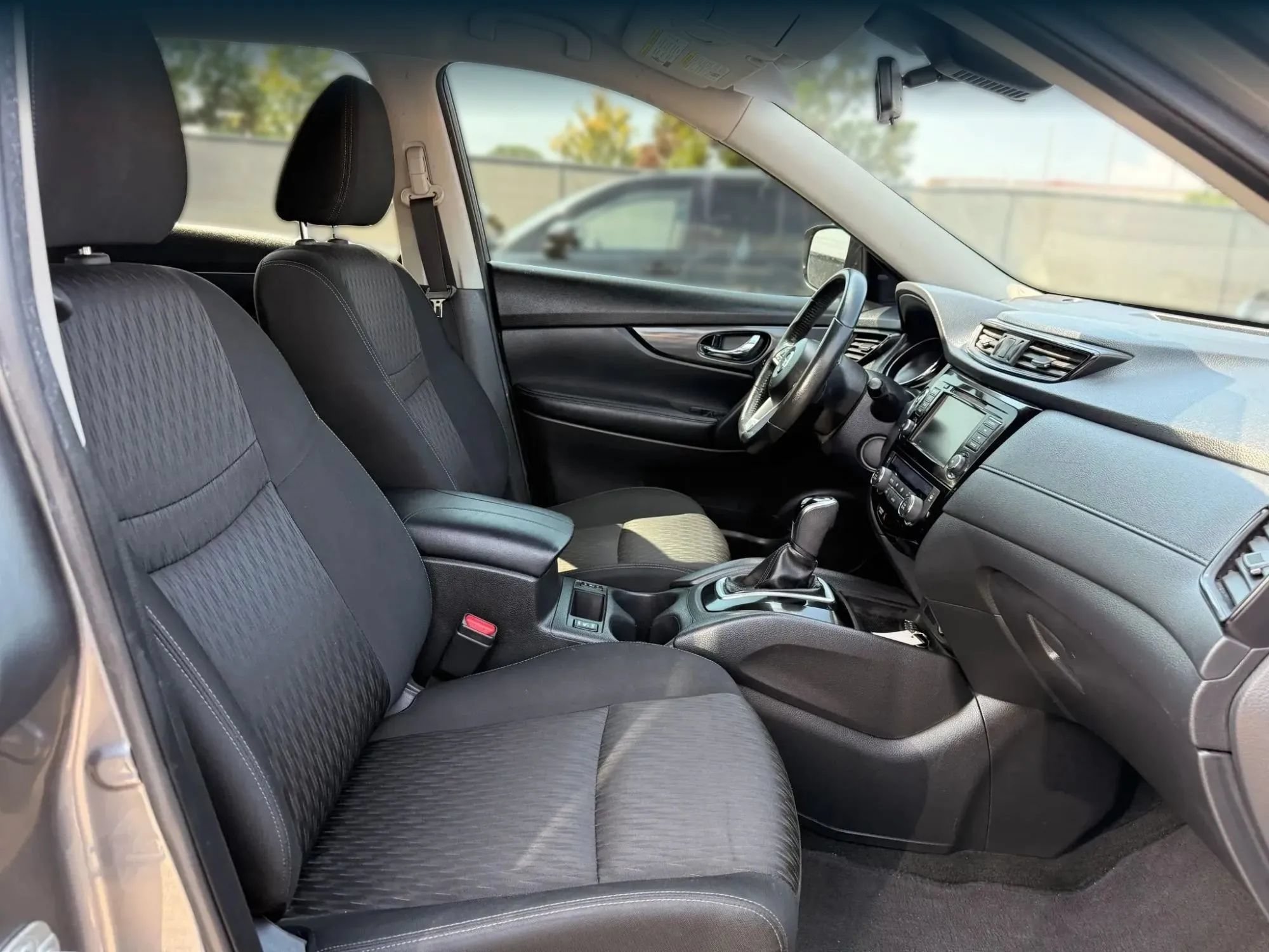 Used 2019 Nissan Rogue SV FWD image 18