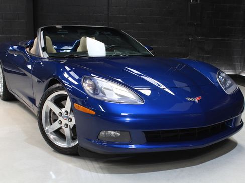 Used 2005 Chevrolet Corvette Convertible w/ Preferred Equipment Group RWD image 11