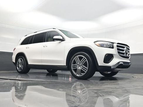 Used 2025 Mercedes-Benz GLS 450 4MATIC image 60