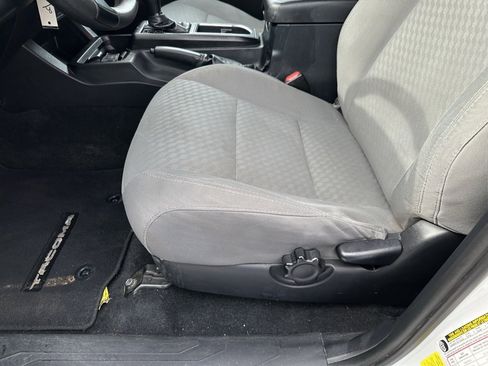 Used 2020 Toyota Tacoma SR w/ SR Convenience Package image 13