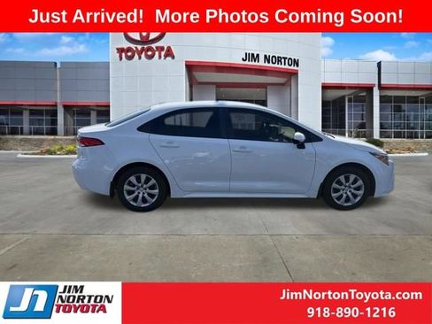 Used 2022 Toyota Corolla LE FWD image 8