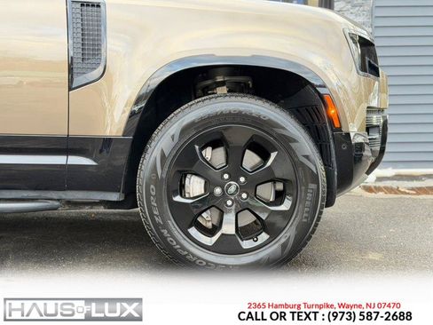 Used 2022 Land Rover Defender 110 X-Dynamic SE image 25