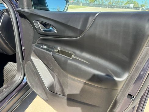 Used 2018 Chevrolet Equinox LT image 40