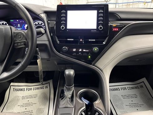 Used 2021 Toyota Camry SE AWD/4WD image 12