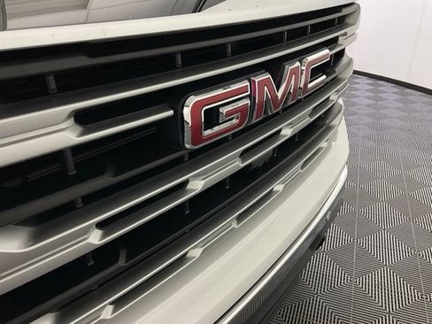 Used 2024 GMC Sierra 1500 SLE w/ Preferred Package AWD/4WD image 11