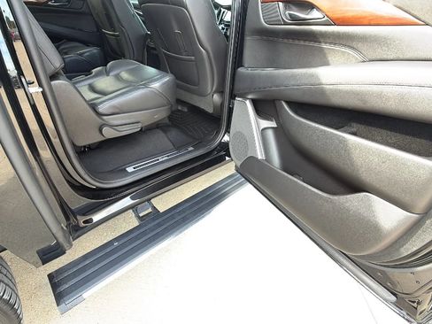 Used 2019 Cadillac Escalade ESV Premium Luxury AWD/4WD image 72