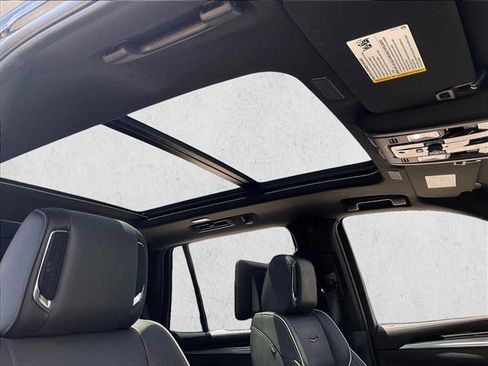 Used 2025 Cadillac Escalade Premium Luxury RWD image 16