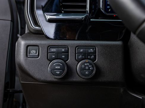 Used 2025 Chevrolet Silverado 2500 LTZ w/ LTZ Plus Package image 21