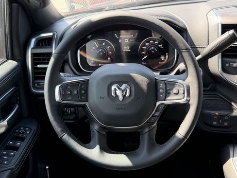 Used 2025 RAM 2500 Laramie AWD/4WD image 20
