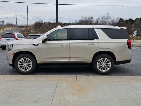 Used 2023 GMC Yukon SLT image 3