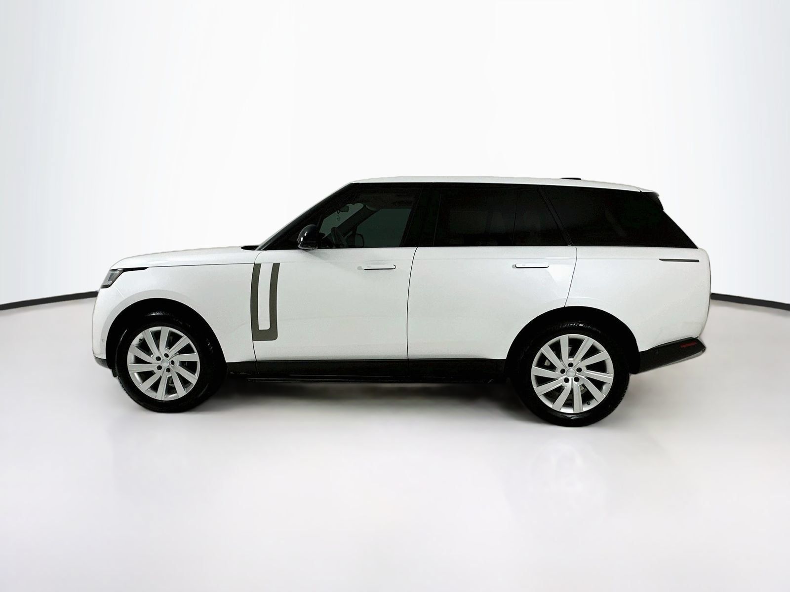 Used 2025 Land Rover Range Rover SE AWD/4WD image 5