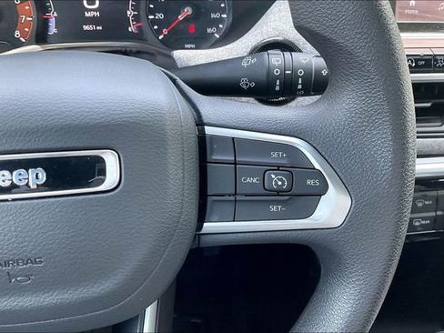 Used 2025 Jeep Compass Sport AWD/4WD image 17