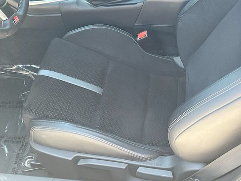 Used 2025 Toyota GR86 Premium RWD image 19