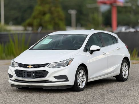 Used 2018 Chevrolet Cruze LT w/ Convenience Package FWD image 6
